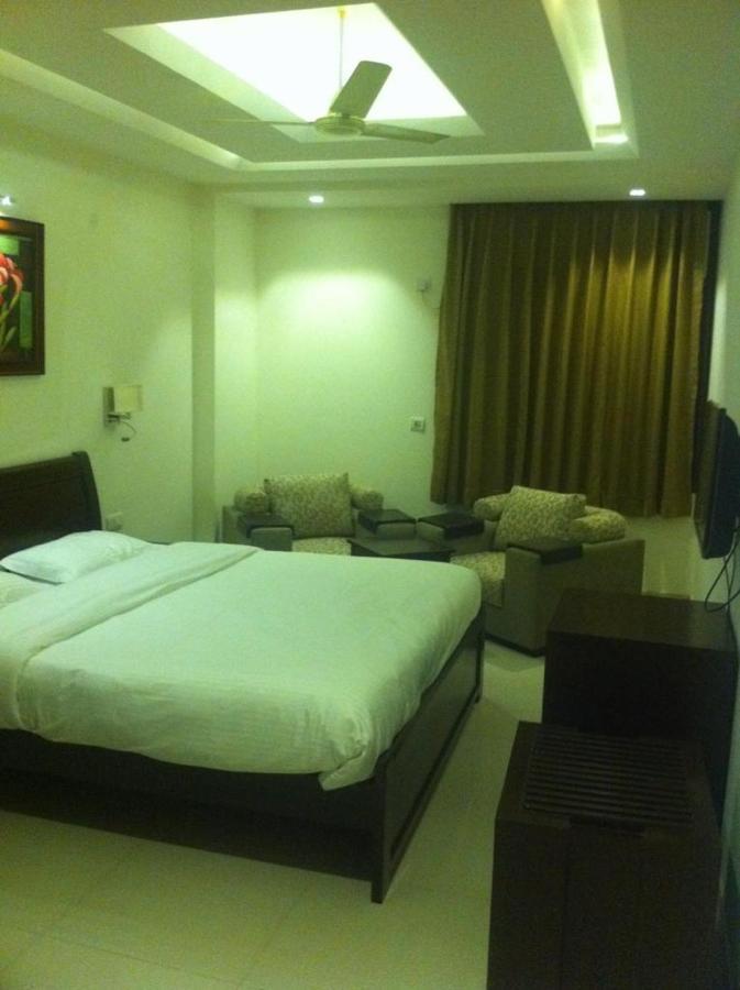 Nikko Blue - Boutique Hotel Gurgaon Exterior foto